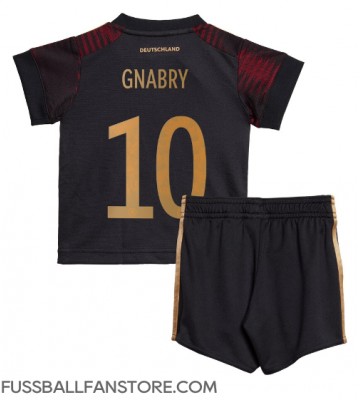 Deutschland Serge Gnabry #10 Replik Auswärtstrikot Kinder WM 2022 Kurzarm (+ Kurze Hosen)